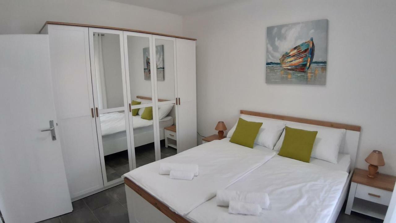 Relax Starigrad Paklenica Exterior foto